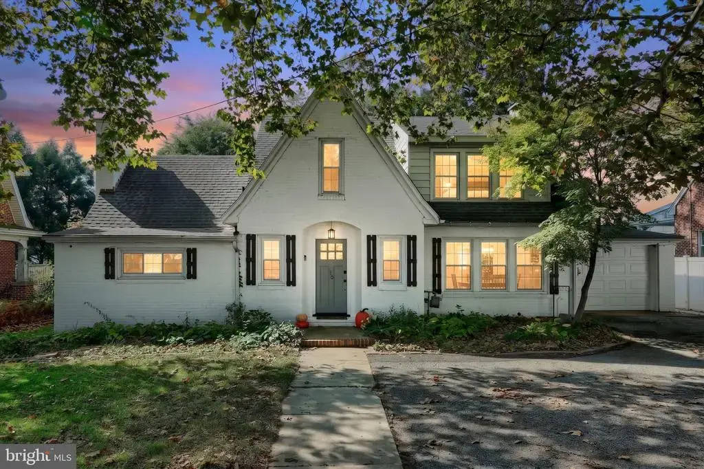 10 S Main St, JACOBUS