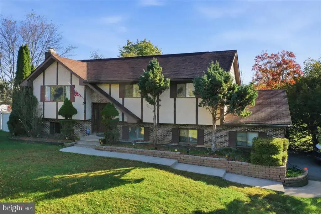 1112 Scott St, BRODHEADSVILLE