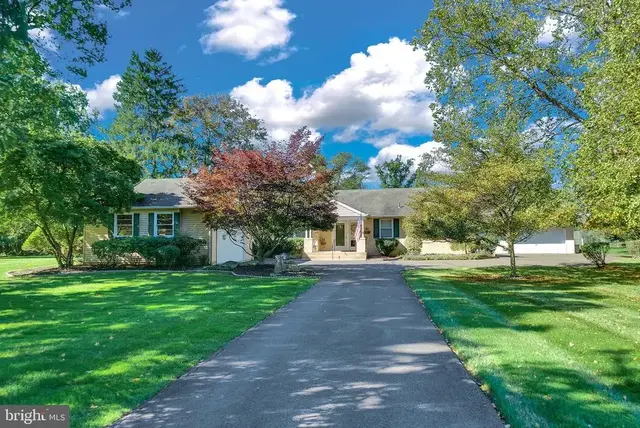 831 Plymouth Rd, Ambler