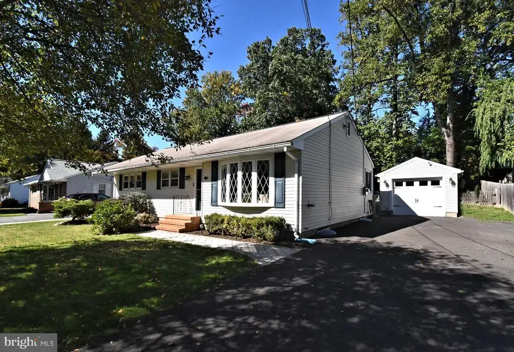 204 W Ferry Rd, YARDLEY
