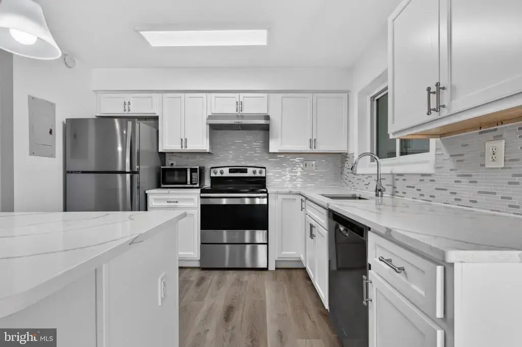 3242 S 28th St #403, ALEXANDRIA