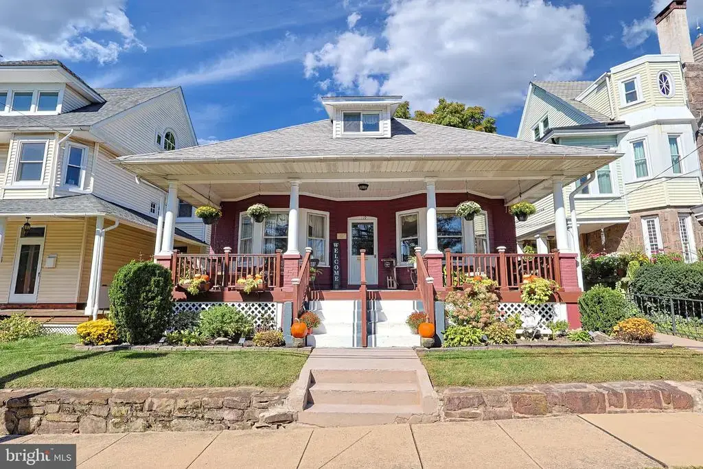 119 W Ashland St W, DOYLESTOWN
