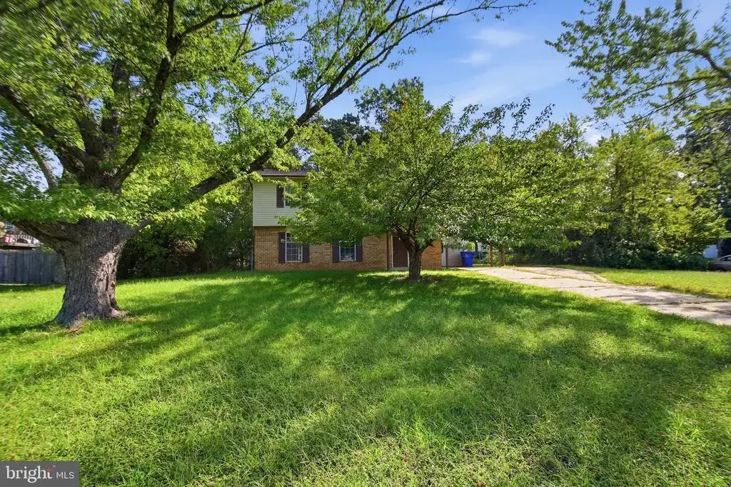 721 University Dr, WALDORF