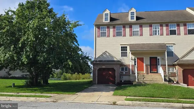 220 Trafalgar Dr, Dover