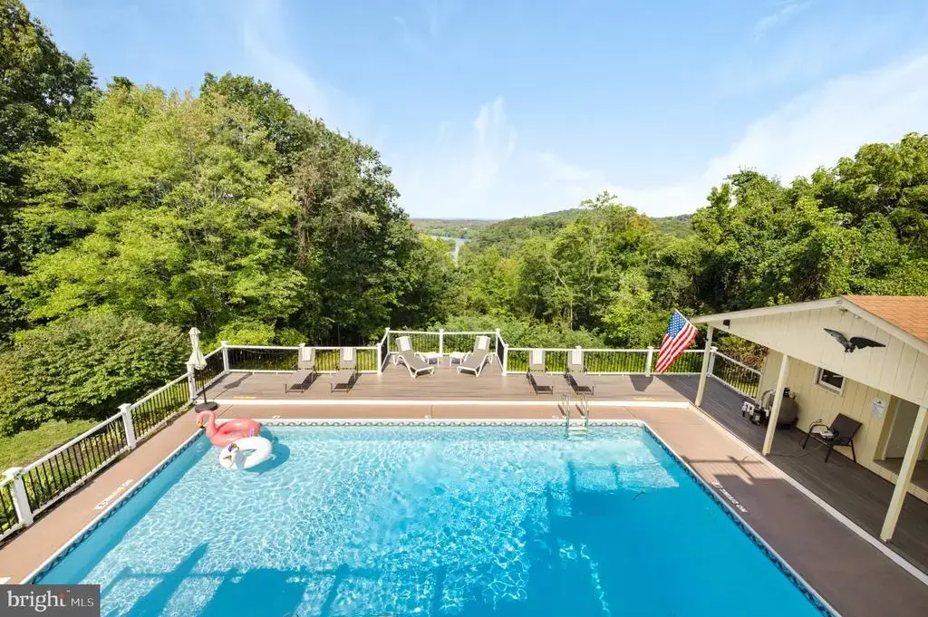 417 Hostler Rd, HARPERS FERRY
