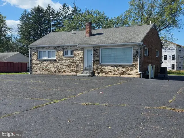 513 W Butler Ave, Chalfont