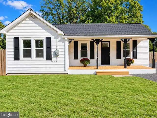 33 Poplar Ln, Indian Head