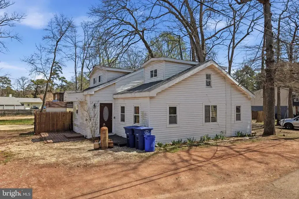 16 Pear Ave, BROWNS MILLS