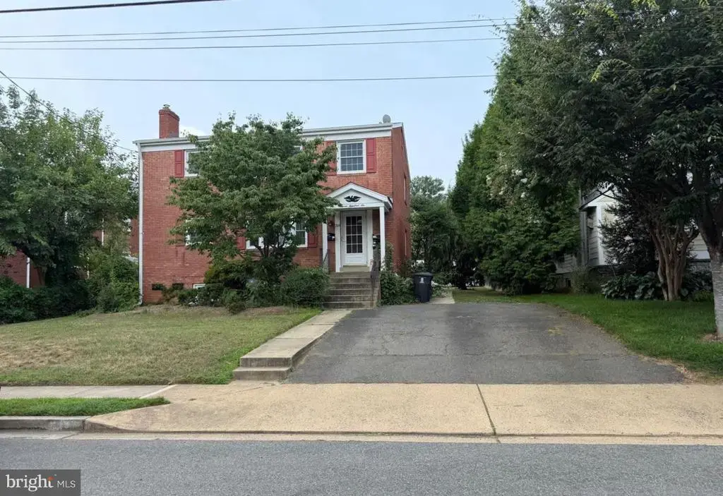 706 N Cleveland St, ARLINGTON
