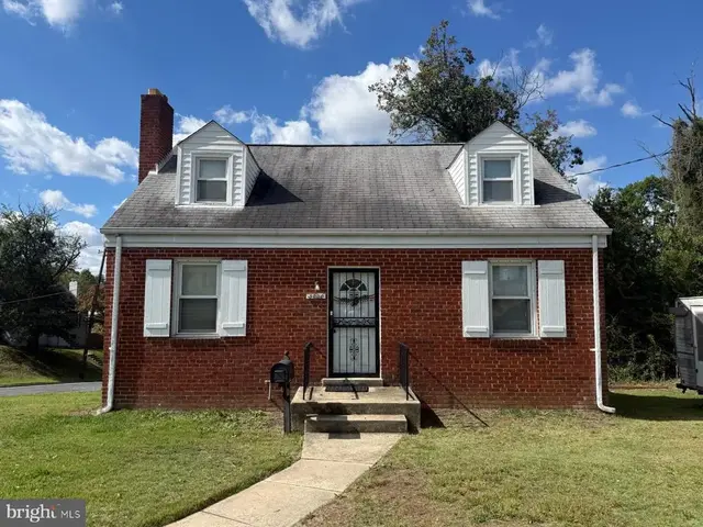 5000 56th Pl, Hyattsville