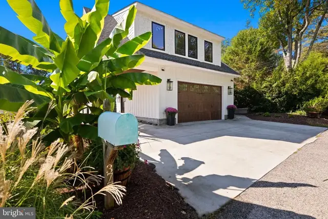 377 Valley Stream Rd, Severna Park