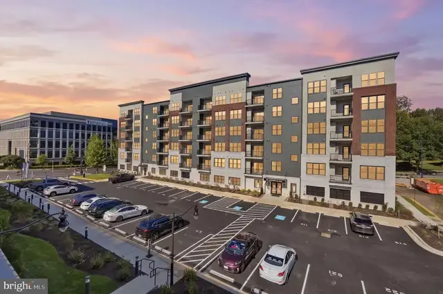 125 Kinsale Pl #509, National Harbor