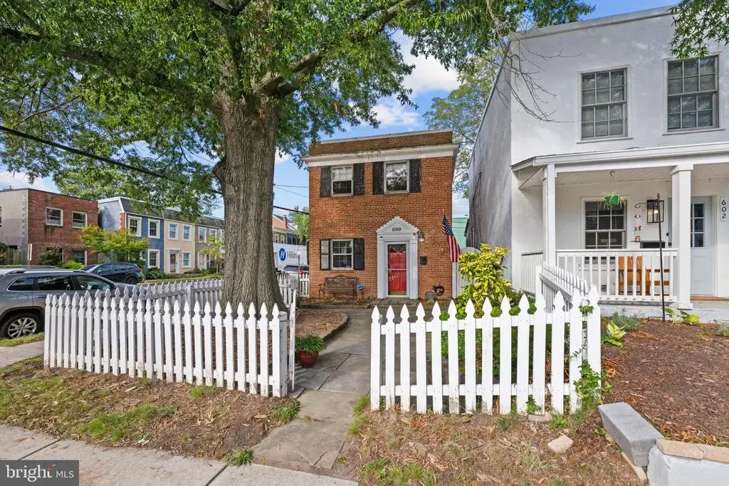 600 N Alfred St N, ALEXANDRIA