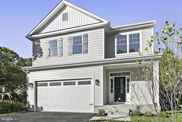 704 Oak Grove Cir, Severna Park