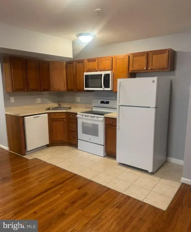 612 Eastern Ave Ne #103, Washington