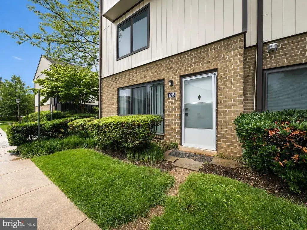 1795 Westwind Way #51, MCLEAN
