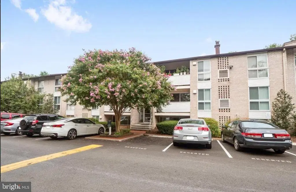 5604 Bloomfield Dr #101, ALEXANDRIA