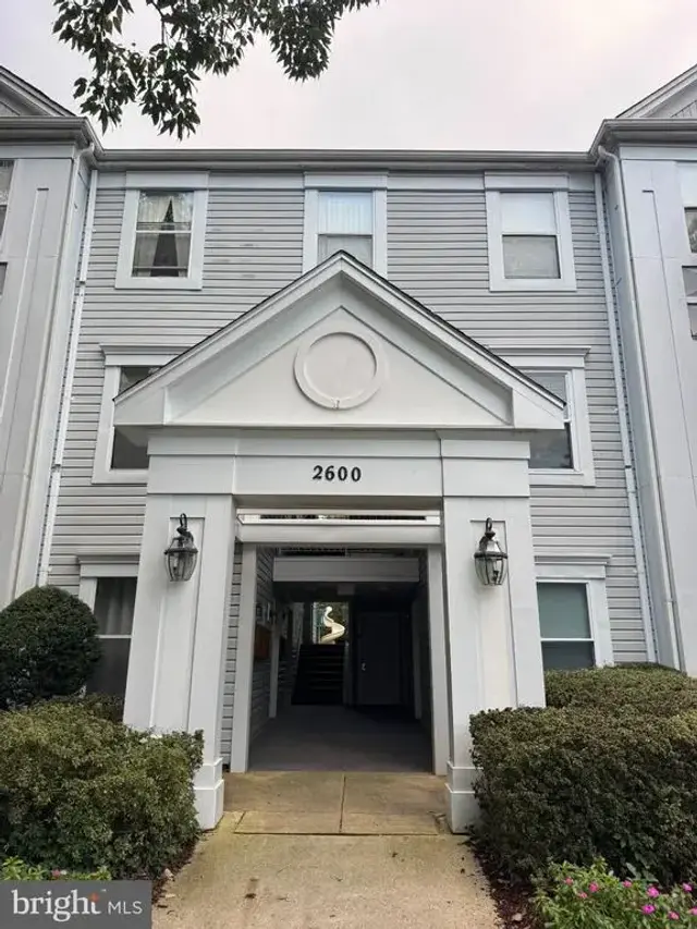 2600 Squaw Valley Ct #8-1, Silver Spring