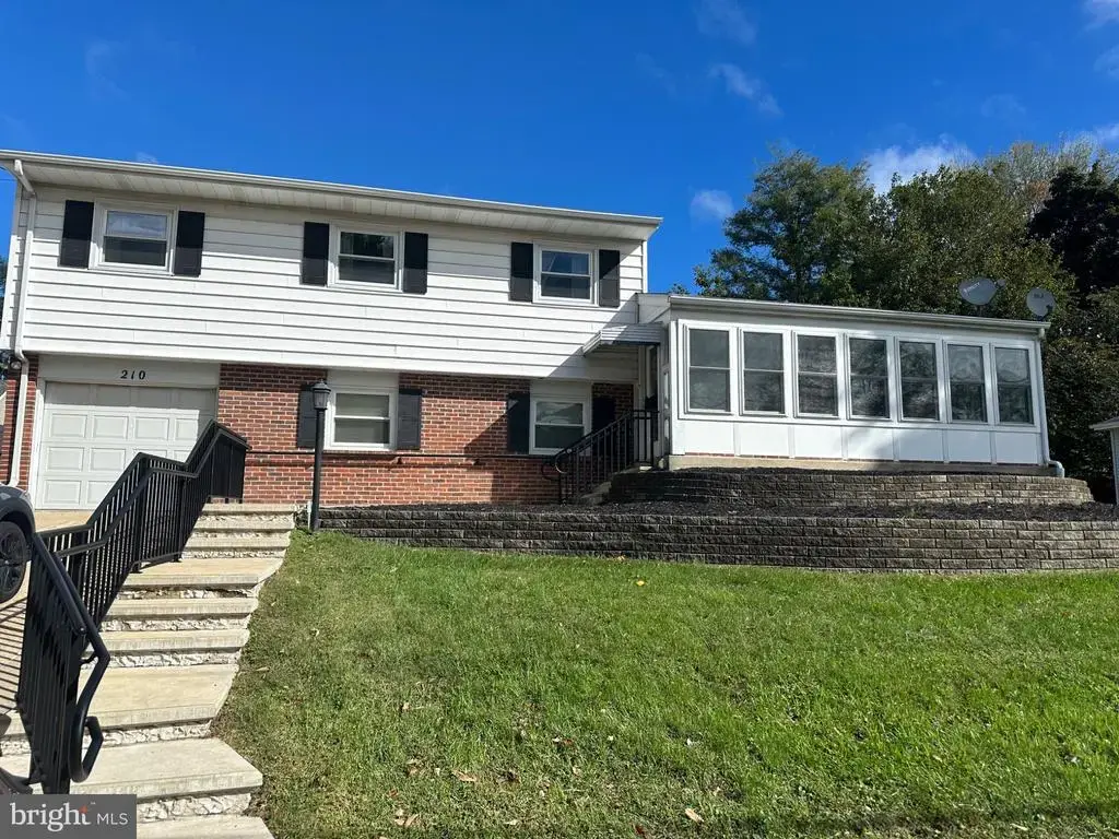 210 Morningside Dr, TRENTON