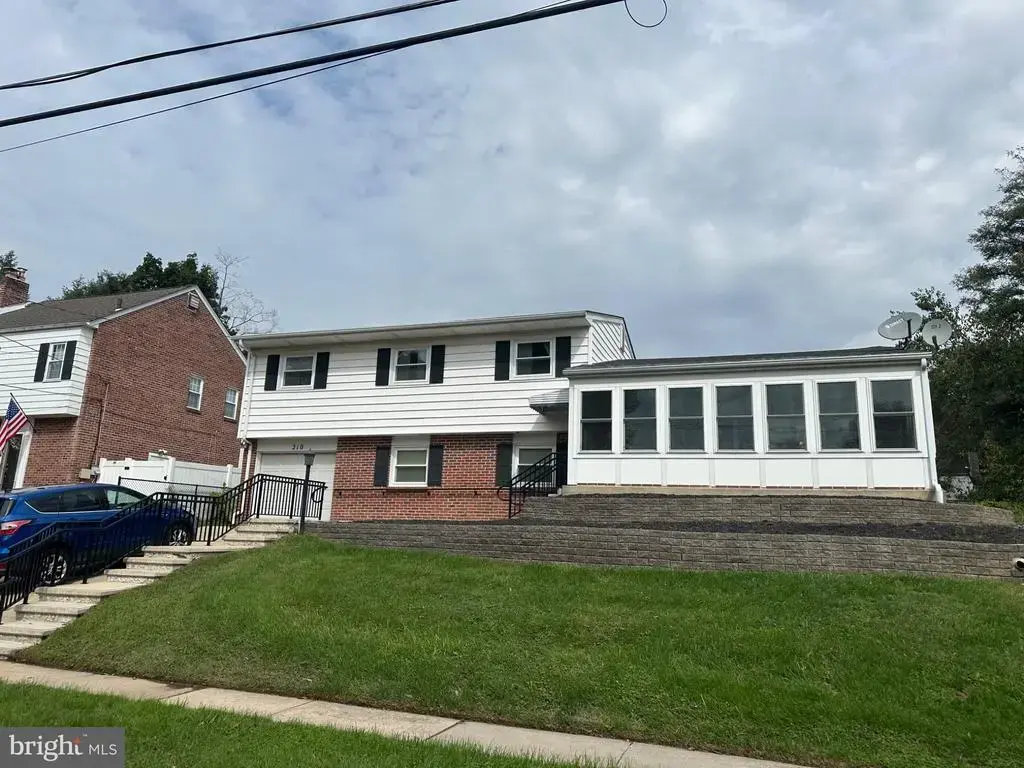 210 Morningside Dr, TRENTON