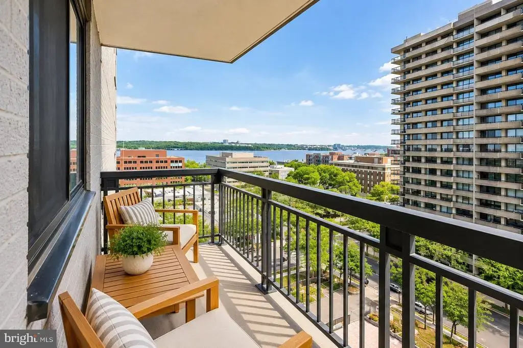 801 N Pitt St #1008, ALEXANDRIA