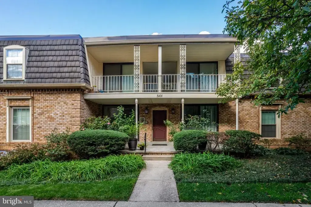 3101 Patrick Henry Dr #122, FALLS CHURCH