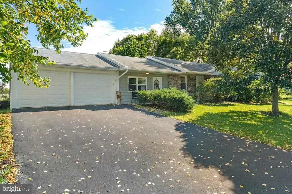 135 Florence Dr, HARRISBURG