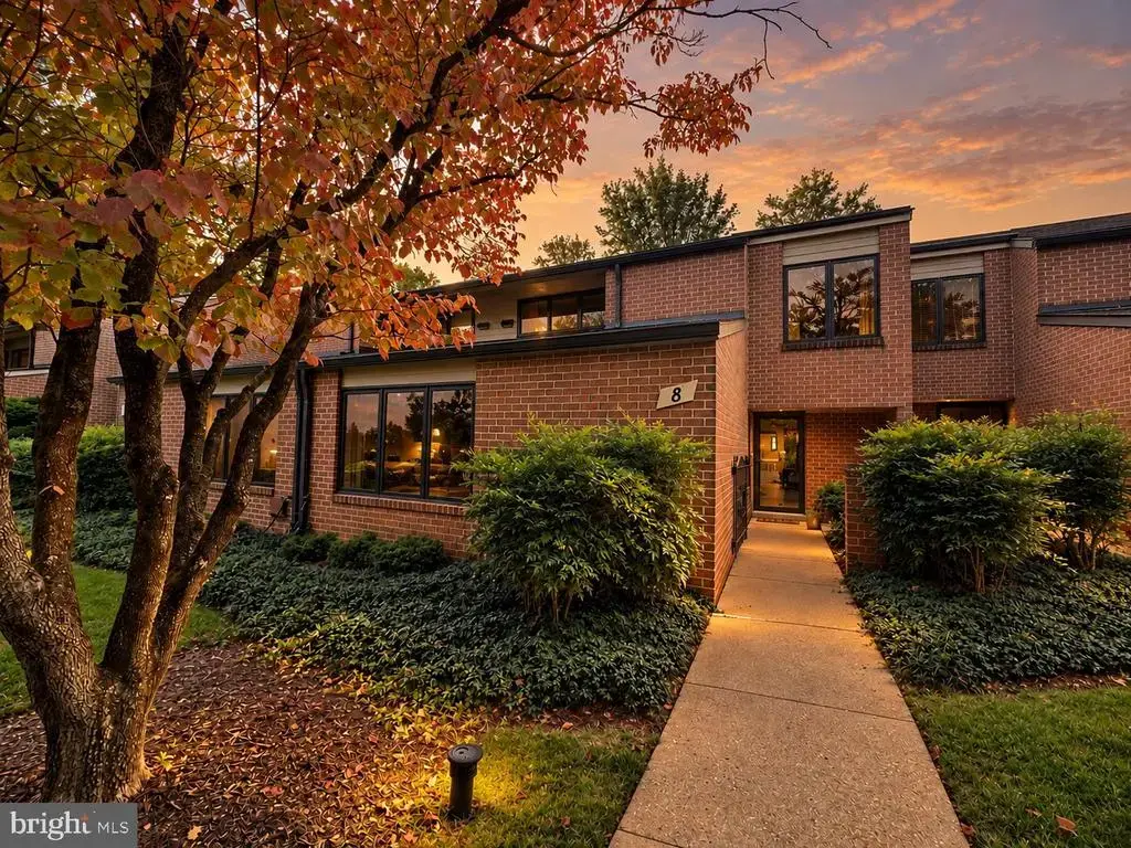 8 Oakhampton Dr, LUTHERVILLE