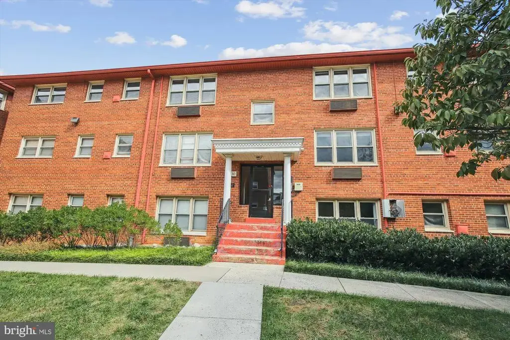 2030 N Woodrow St N #6, ARLINGTON
