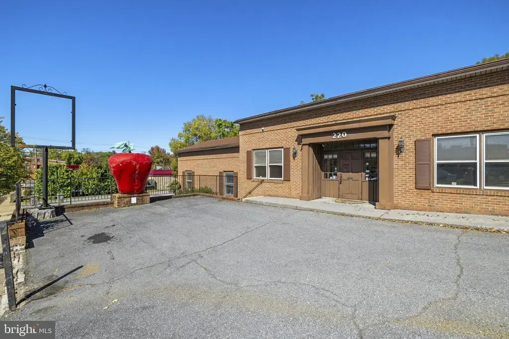 220 E Cork St, WINCHESTER
