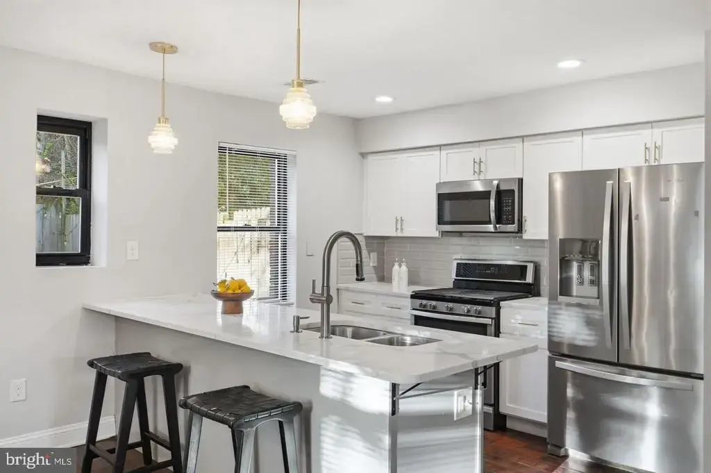 5037 Just St Ne, WASHINGTON