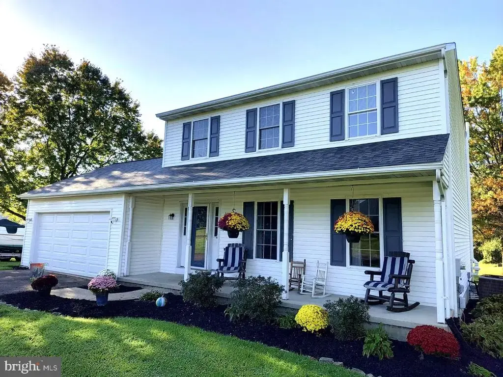 125 Heather Cir, NOTTINGHAM