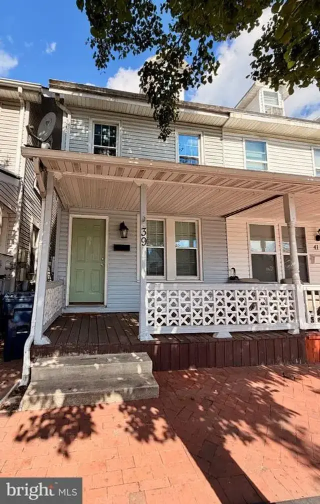 39 E Main St, Middletown