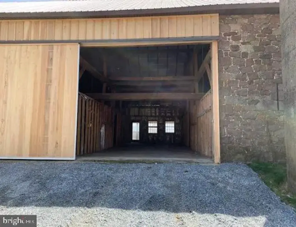 330 Shiloh Rd #barn, MORGANTOWN