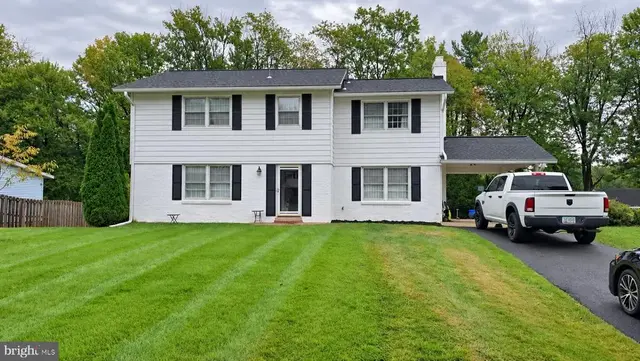 17501 Park Mill Dr, Rockville