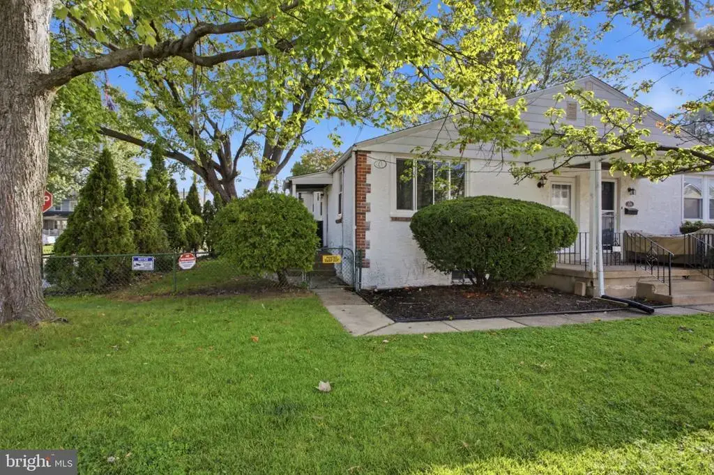 101 E Oak Ln, GLENOLDEN