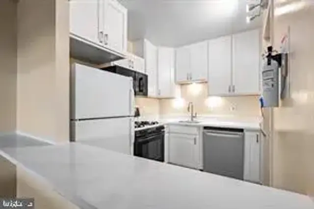 4515 Willard Ave #1217s, Chevy Chase