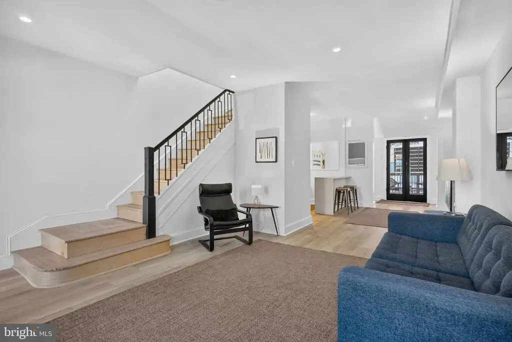 219 Douglas St Ne, WASHINGTON