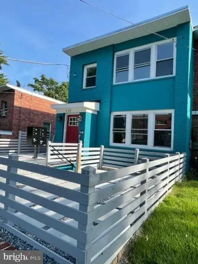 121 Victor St Ne, Washington