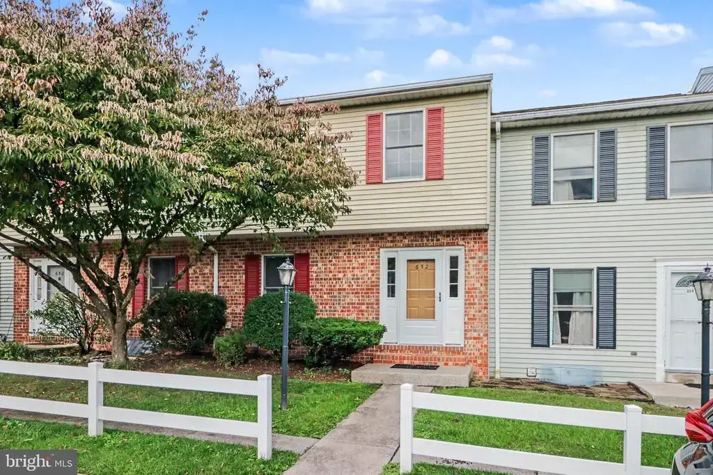 652 Allenview Dr, MECHANICSBURG