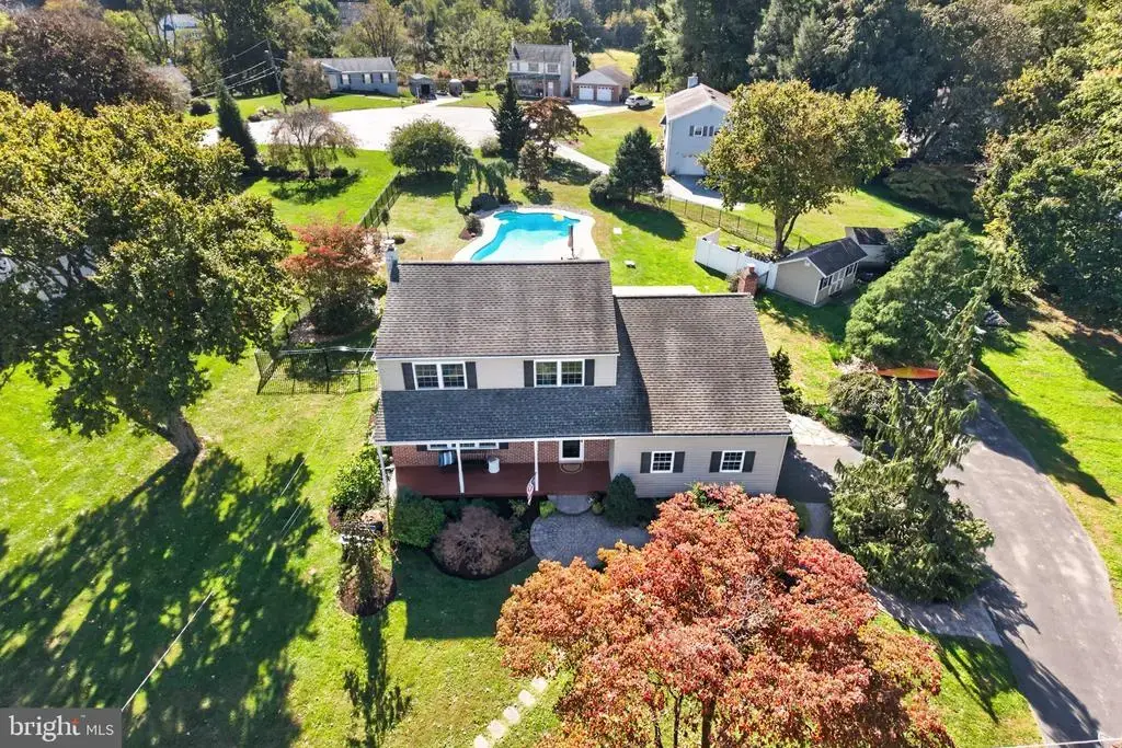 494 Rolling Dr, WEST CHESTER