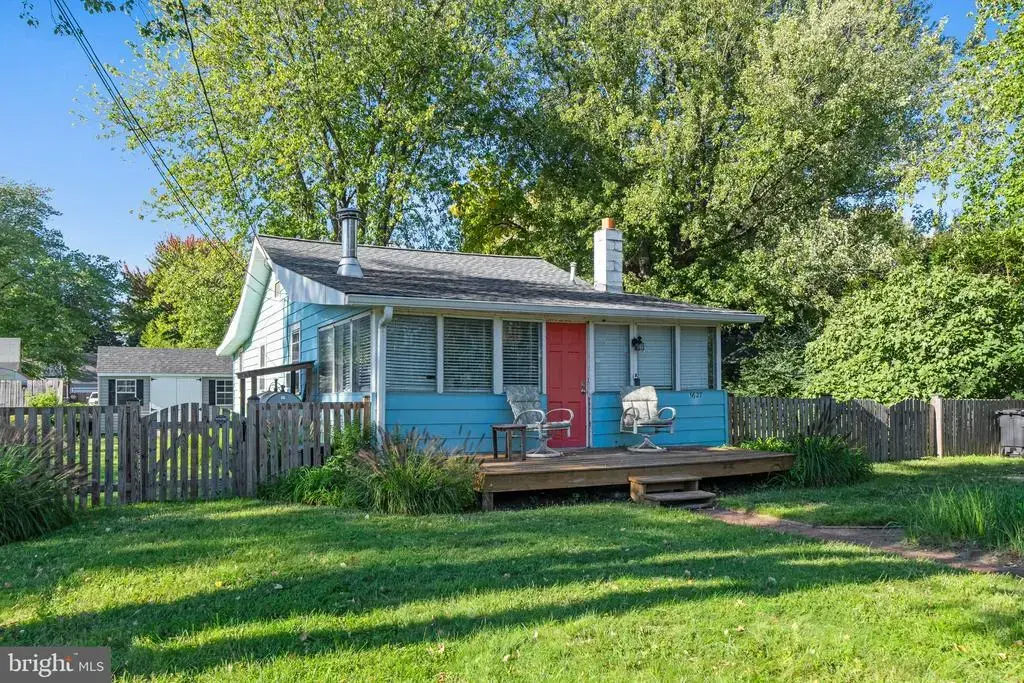1627 Lee Dr, EDGEWATER