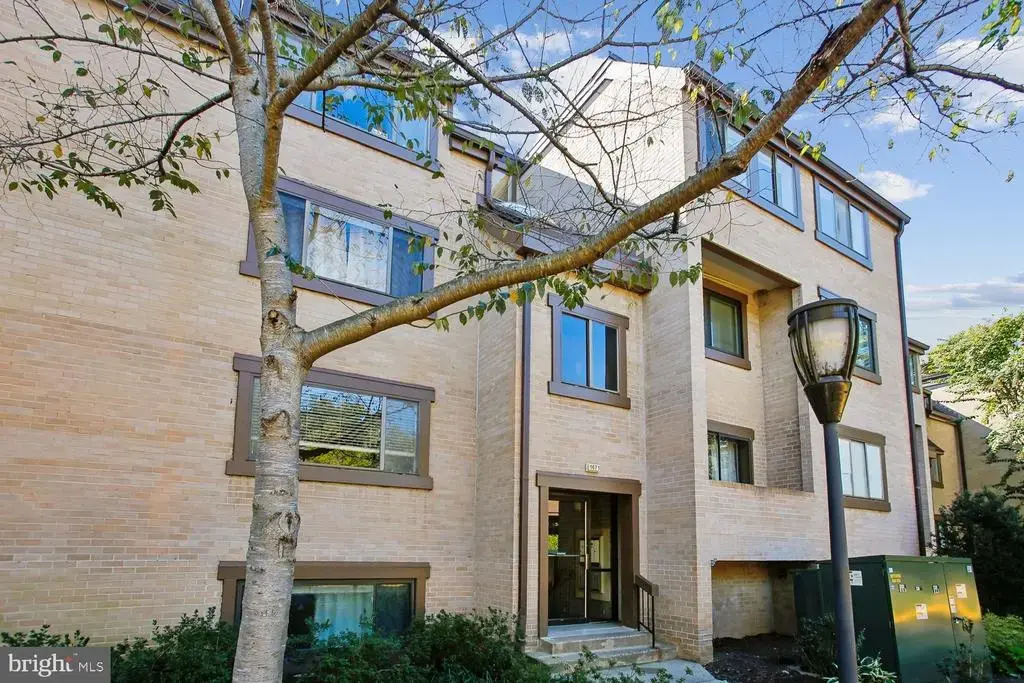 1671 Parkcrest Cir #4c/401, RESTON