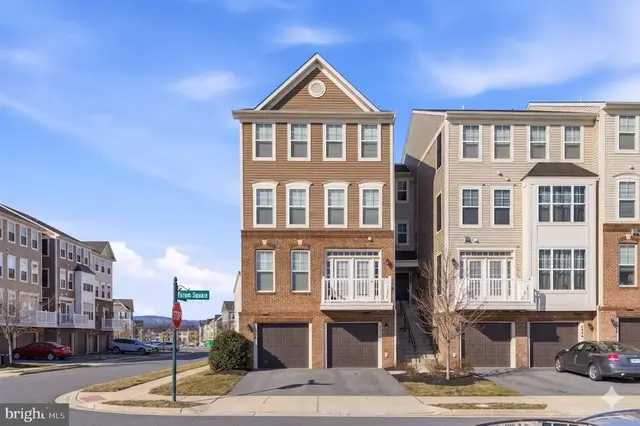 5902 Forum Sq, Frederick