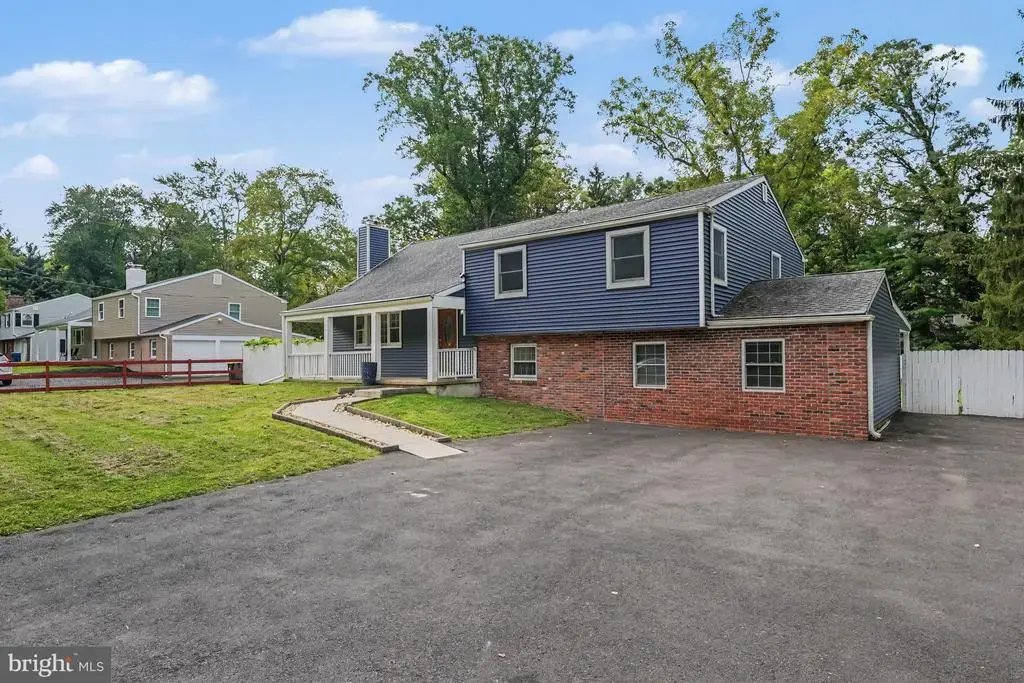 128 County Line Rd, LANSDALE