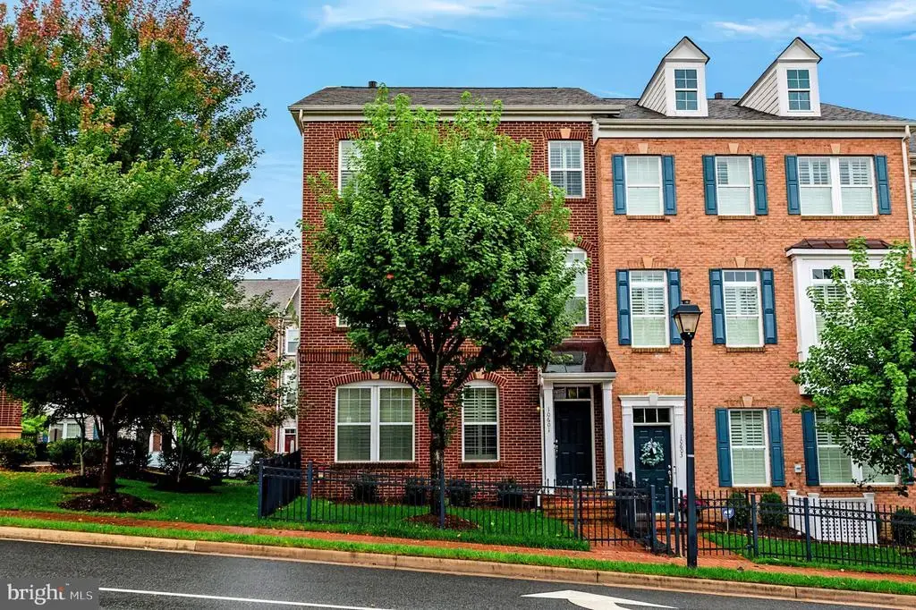 10601 School St, FAIRFAX