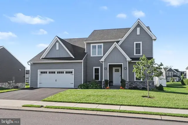 70 Lake View Rd, Ephrata