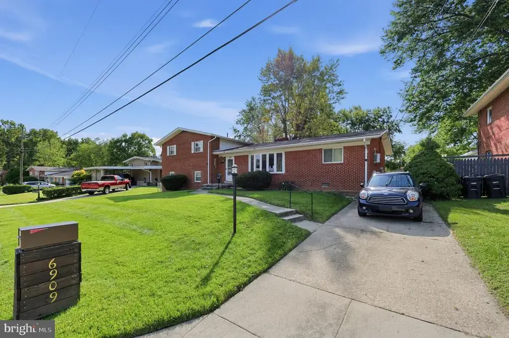6909 Calvin St, FORT WASHINGTON