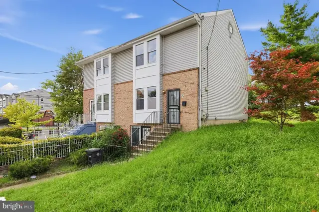 910 Southern Ave Se #2, Washington