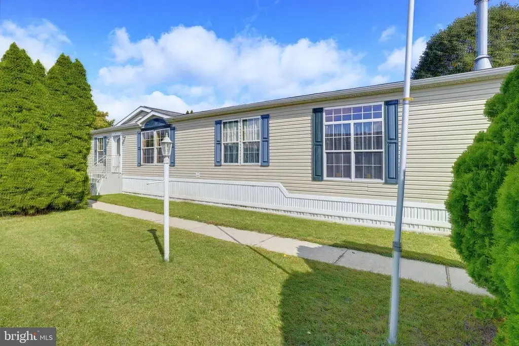 302 Fox Pointe Dr #211, DOVER